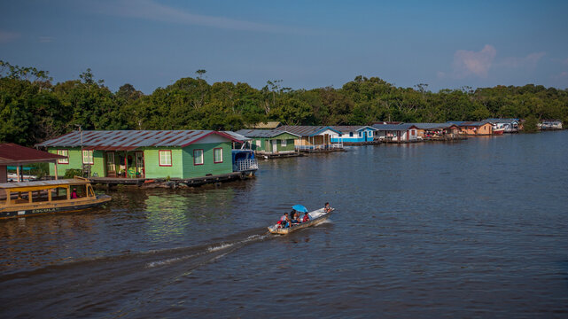 Panoramic aerial view of the Catal&atilde;o community, made up of floating houses based on the venacular architecture of the peoples of the Brazilian Amazon, near the city of Manaus (AM).