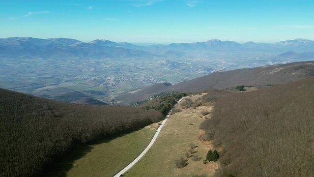 A beautiful drone shot over the San Vicino mountain at Umbrian Marche Apennines.
A nice hike place, to make a pic nic, a horse ride or just relax