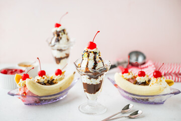 ice cream sundae and banana split
