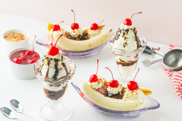 ice cream sundae and banana split