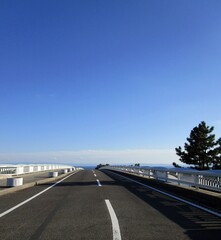 海へ続く道