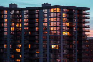 Fototapeta na wymiar apartment building at dusk