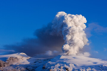 Obraz premium Volcanic Eruption, Eyjafjallajokull Glacier, Iceland