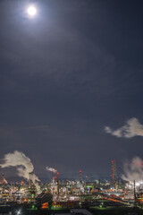 Fototapeta premium 日本の岡山県倉敷市の水島コンビナートの美しい工場夜景