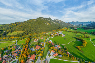 Die Region Pfronten-Steinach am späten Nachmittag im Herbst, Blick zum Falkenstein und ins Vilstal