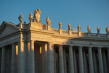 Teilansicht der Kolonaden (Alexanderf), Petersplatz , Rom, Vatikan