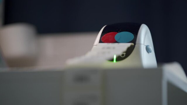 thermal shipping barcode label printer printing labels