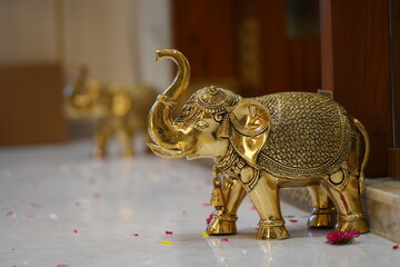 golden elephant statue