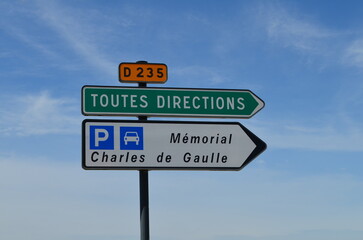 Panneau directionnel dans le département de la Haute-Marne (Région Grand-Est, France)