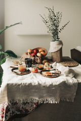 bella colazione italiana con luce finestra  naturale  di mattina