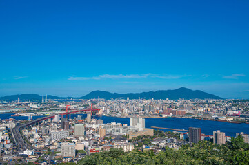 Fototapeta na wymiar 高塔山展望台から望む北九州の眺め