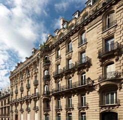 Fototapeta na wymiar Paris, Immeubles Haussmannien