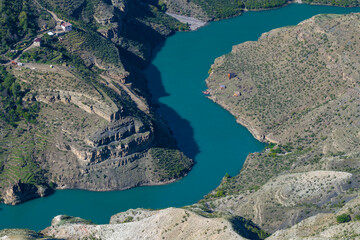 Obraz premium Above the bend of the Sulak river and the Sulak canyon on a September day. Republic of Dagestan, Russia
