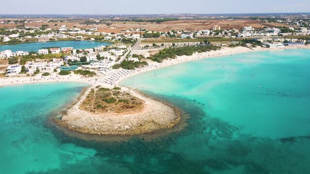 Estate nel Salento: La magia di Porto Cesareo con le sue dune e il mare cristallino