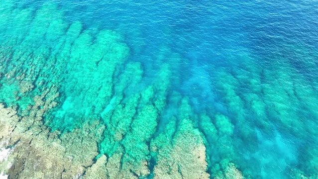 久米島、熱帯魚の家周辺の海を空撮