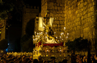 paso de misterio de la piedad del Baratillo en la semana santa de Sevilla, España	