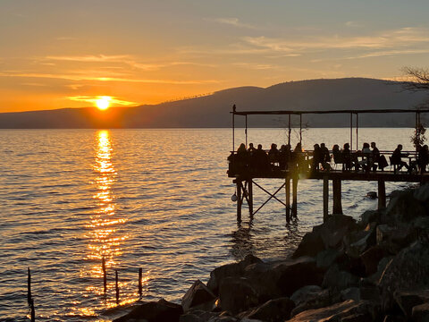 Lago di Bracciano, aperitivo al tramonto a Trevignano