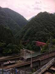 Fototapeta na wymiar 渓谷の鉄道