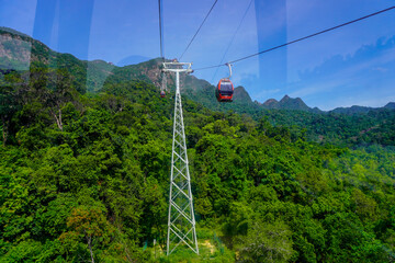 Obraz premium Cable car on the Sky Bridge of Langkawi Island in Malaysia.