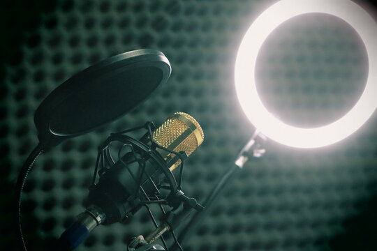 Microfone em Est&uacute;dio Musical