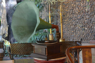 Naklejka premium Gramophone, old fashioned record player