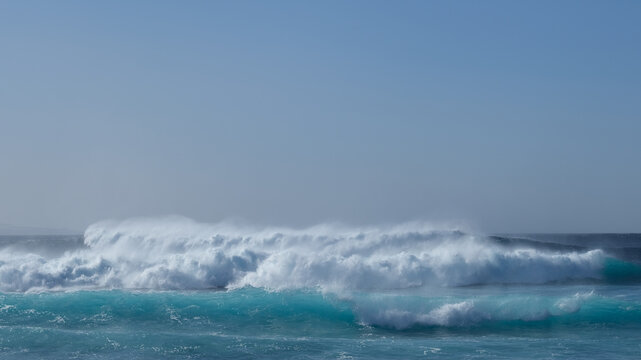 Large breaking waves and ocean view in Las Palmas, Canary islands, Spain © Andreas Bergerstedt