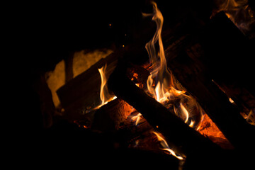 Fototapeta premium Feuer und Flammen am Lagerfeuer
