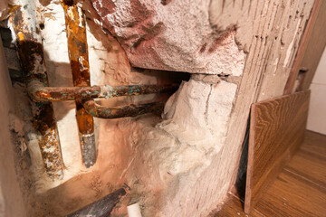 Plumbing communications. Incorrectly executed piping or water supply. A pipeline made by an amateur.