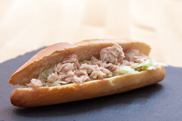 bocadillo de at&uacute;n