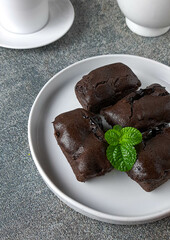 Block cake is a typical West Java snack which is rectangular in shape and thick. The ingredients  include wheat flour, milk, sugar, baking soda, eggs, and margarine. Kue Balok Brownies
