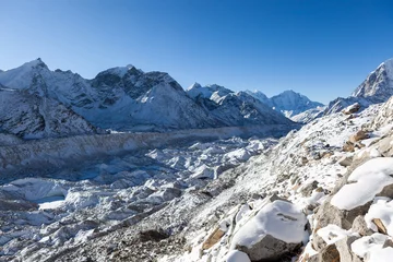 Crédence de cuisine en verre imprimé Lhotse Mountain landscape in Nepal. High altitude glacier in mount Everest area, Himalayas.