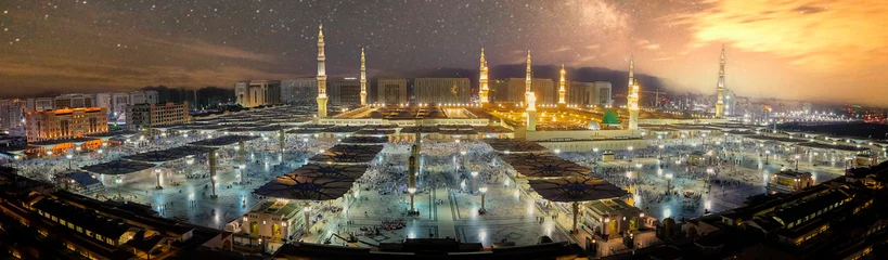 Foto op Canvas The Prophet's Mosque (Al-Masjid an-Nabawi). In the second (after Mecca) most holy place of Muslims. According to tradition, it was built in 622 by the Prophet © Samet