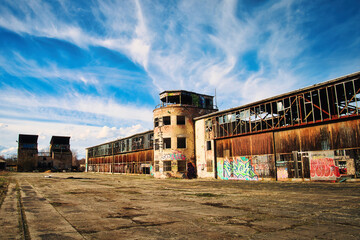 Old Abandoned Airfield - Verlassener Ort - Beatiful Decay - Verlassener Ort - Urbex / Urbexing - Lost Place - Artwork - Creepy - High quality photo