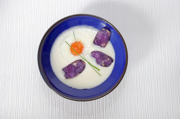 spargelsuppe mit ei 