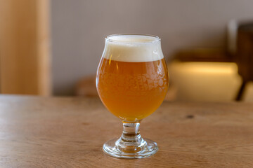 グラスビール、クラフトビール、エールビール	
