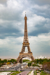 Fototapeta na wymiar skyline of Paris with Eiffel Tower at sunset in Paris, France