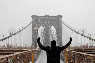 city bridge city new york with snow