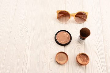 Top sunglasses beige makeup brush powder decorative cosmetic