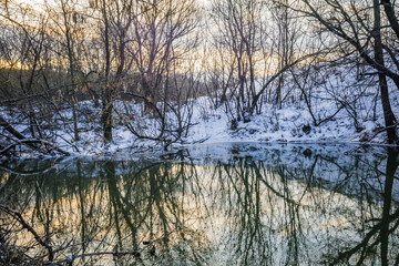 Obraz premium winter river in the wild