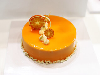 creamy orange and yolk cake