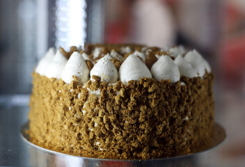 caramel sauce cake with crispy cookie and cream