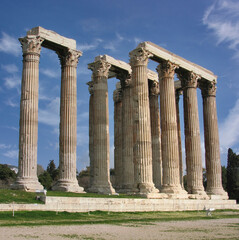 Naklejka premium The Temple of Olympian Zeus is a giant Doric temple located in Athens. It was built to honor the god Zeus, king of the Greek gods, it was the largest in Greece