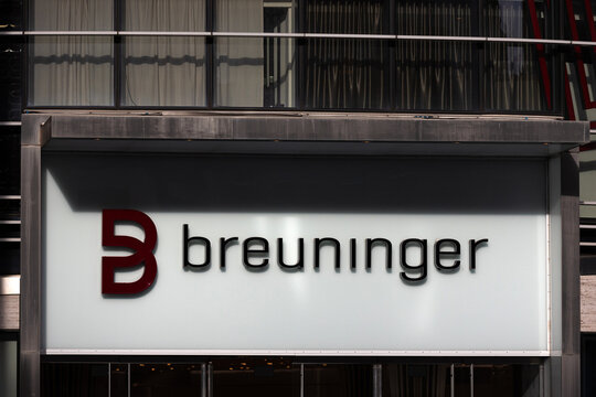 dusseldorf, nrw, germany - 15 02 2024: a breuninger store sign