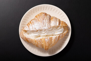 クリーム　クロワッサン