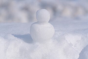 可愛らしい小さな雪だるま