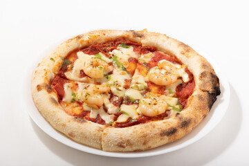 エビとバジルのピザ