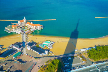 Obraz premium 美しい海岸の遊歩道