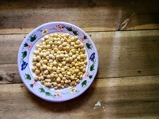 Chickpeas or garbanzo (Cicer arietinum). kacang arab