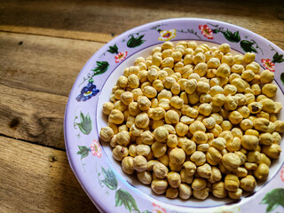Chickpeas or garbanzo (Cicer arietinum). kacang arab