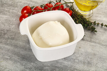 Round Mozzarella young cheese ball